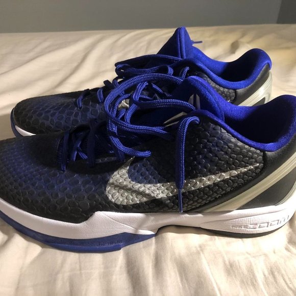 Athletic_Shoes